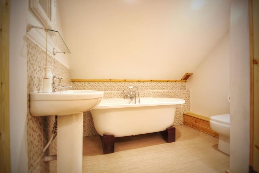 Y Boidy Bach Villa Ланграног Екстериор снимка